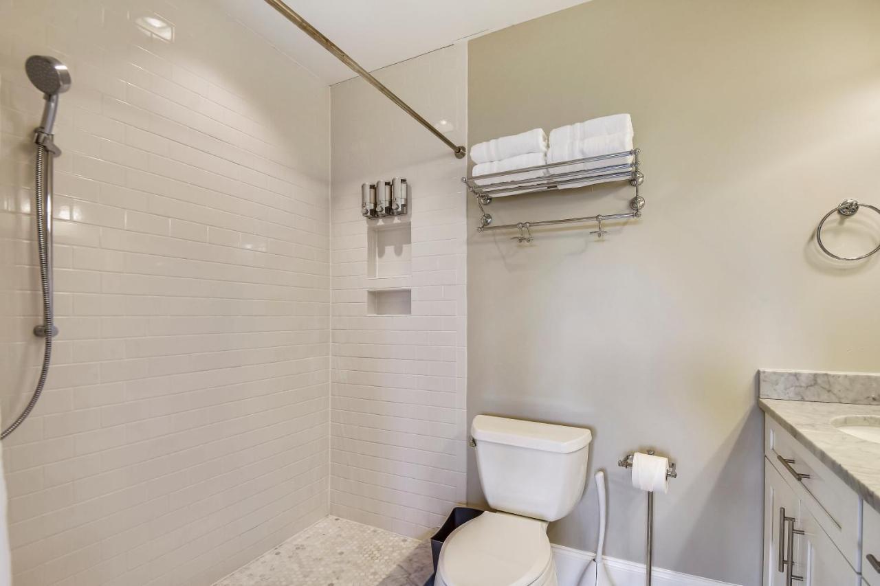 Edgewood Guesthouse Apartment Unit Washington Ngoại thất bức ảnh